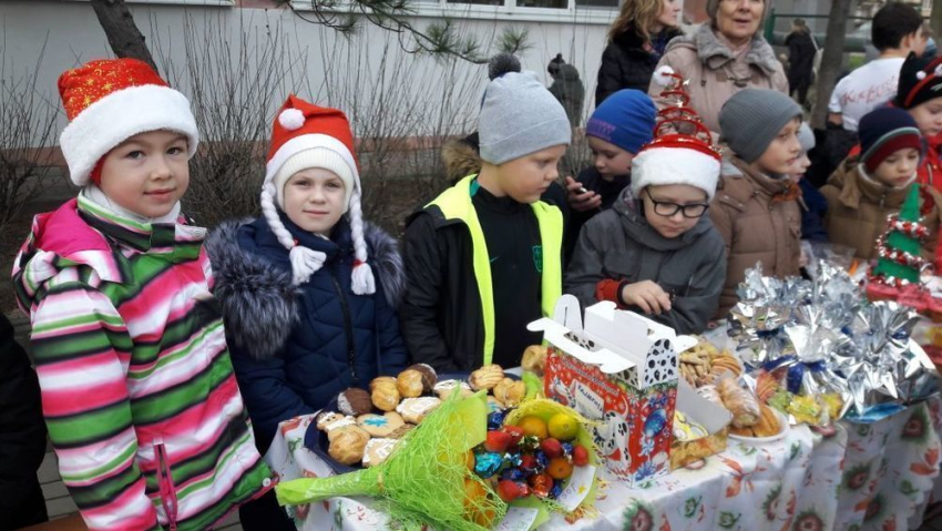 В новороссийском лицее «Морской технический» прошла благотворительная ярмарка 