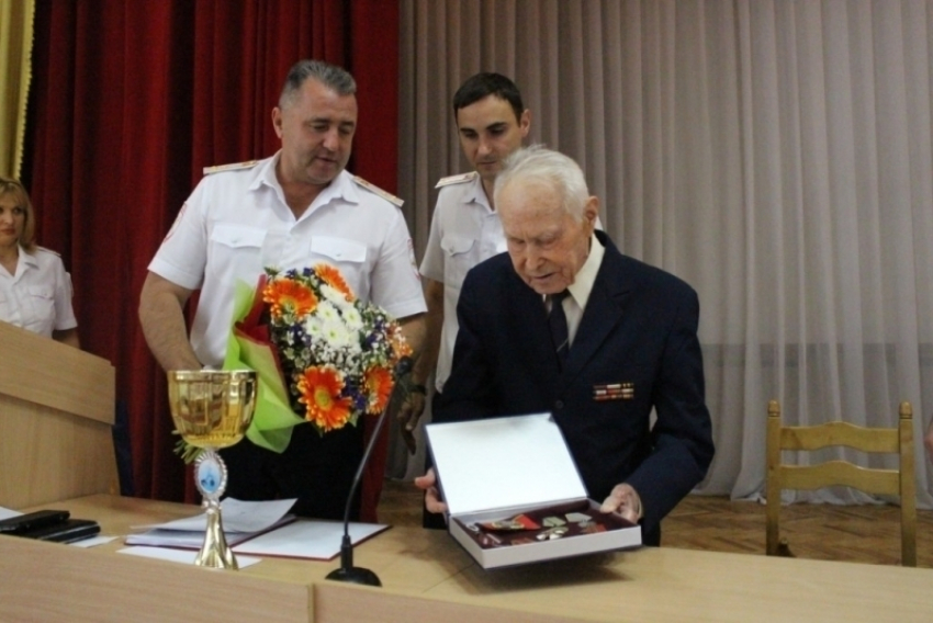 Украденные награды вернули ветерану ВОВ в Новороссийске