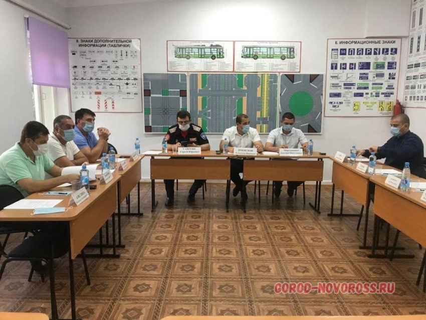 За нарушения в сфере перевозок уволены двое водителей в Новороссийске 