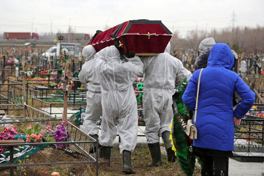 В России новый антирекорд: смертность от ковида в стране растет с каждым днем
