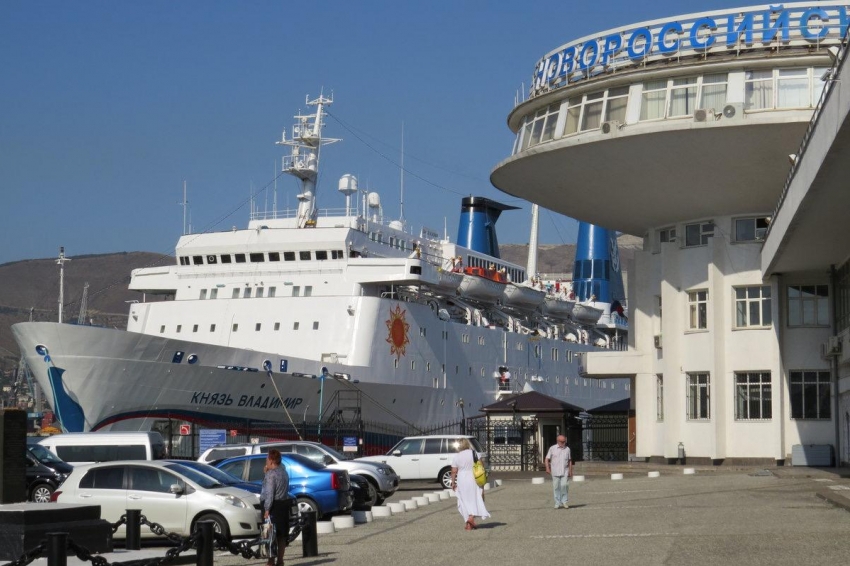В центре скандала: круизный лайнер «Князь Владимир» собирается переехать в Новороссийск 