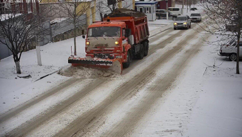 Дождались: ряд дорожных улиц в Новороссийске очищены от снега 