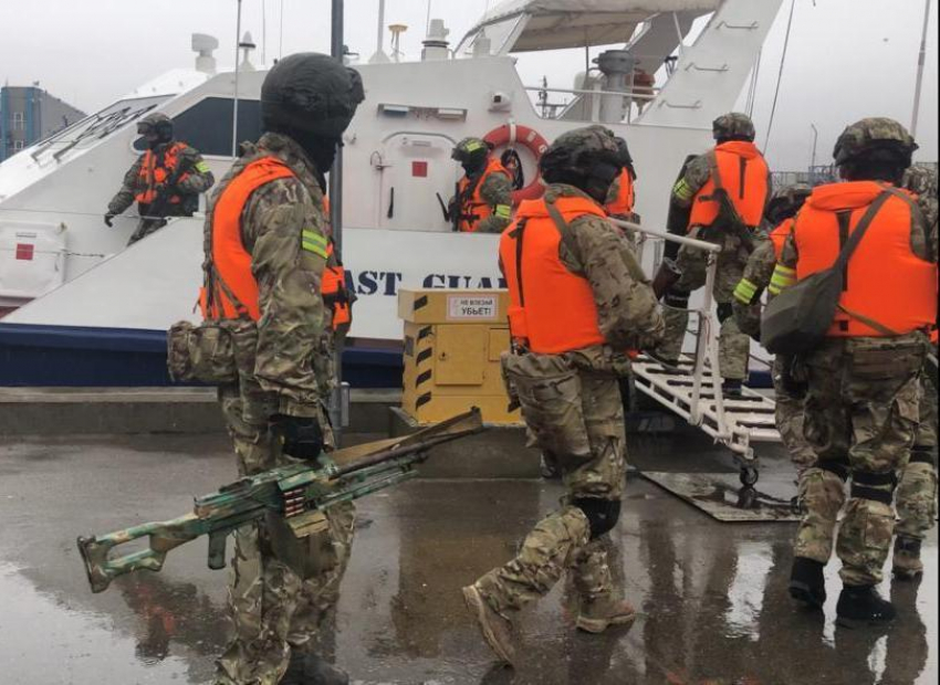 В Новороссийске отработали спасение заложников, захваченных возле Турции