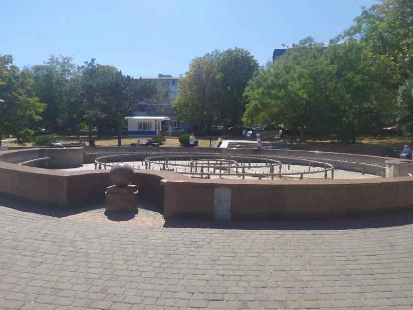 В Новороссийске установлен памятник «Фонтану»