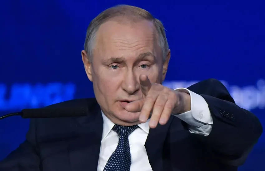 Доверяют, как себе: более 79% россиян доверяют президенту России Владимиру Путину