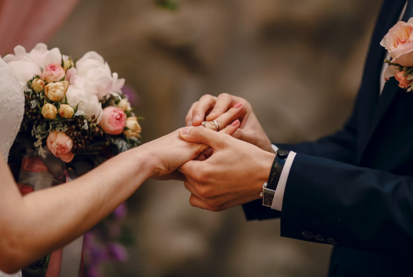 Новороссийцы стали чаще жениться и менять имена