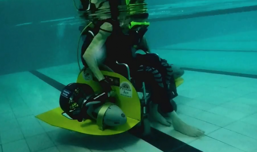 Первой в мире инвалидной подводной коляске очень нужен «Хрустальный компас»