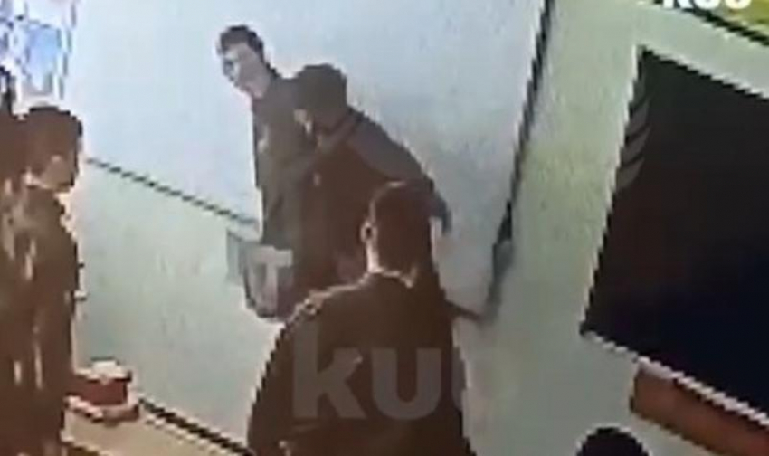 Налетел с кулаками: на Кубани педагог казачьего корпуса ударил ученика по лицу