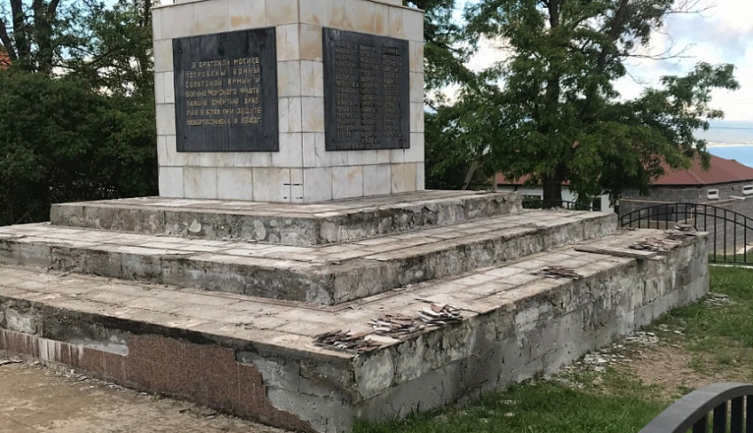 В Новороссийске реконструируют братские могилы героев Великой Отечественной войны