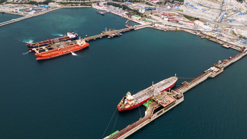 Новороссийский порт пытался скрыть от Росприроднадзора факт разлива нефти