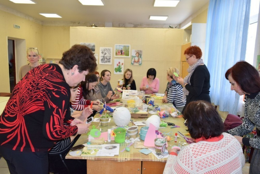 «Пасхальная открытка», «Коробочка с сюрпризом» и другие мастер классы по «скрапбукингу» прошли в Новороссийске