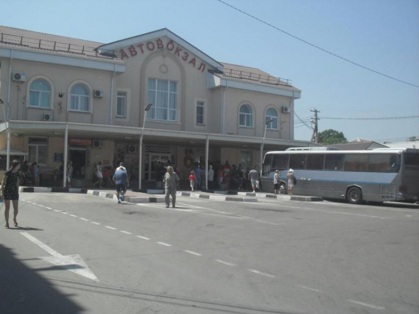 Из-за подозрительного предмета эвакуировали людей с новороссийского автовокзала 