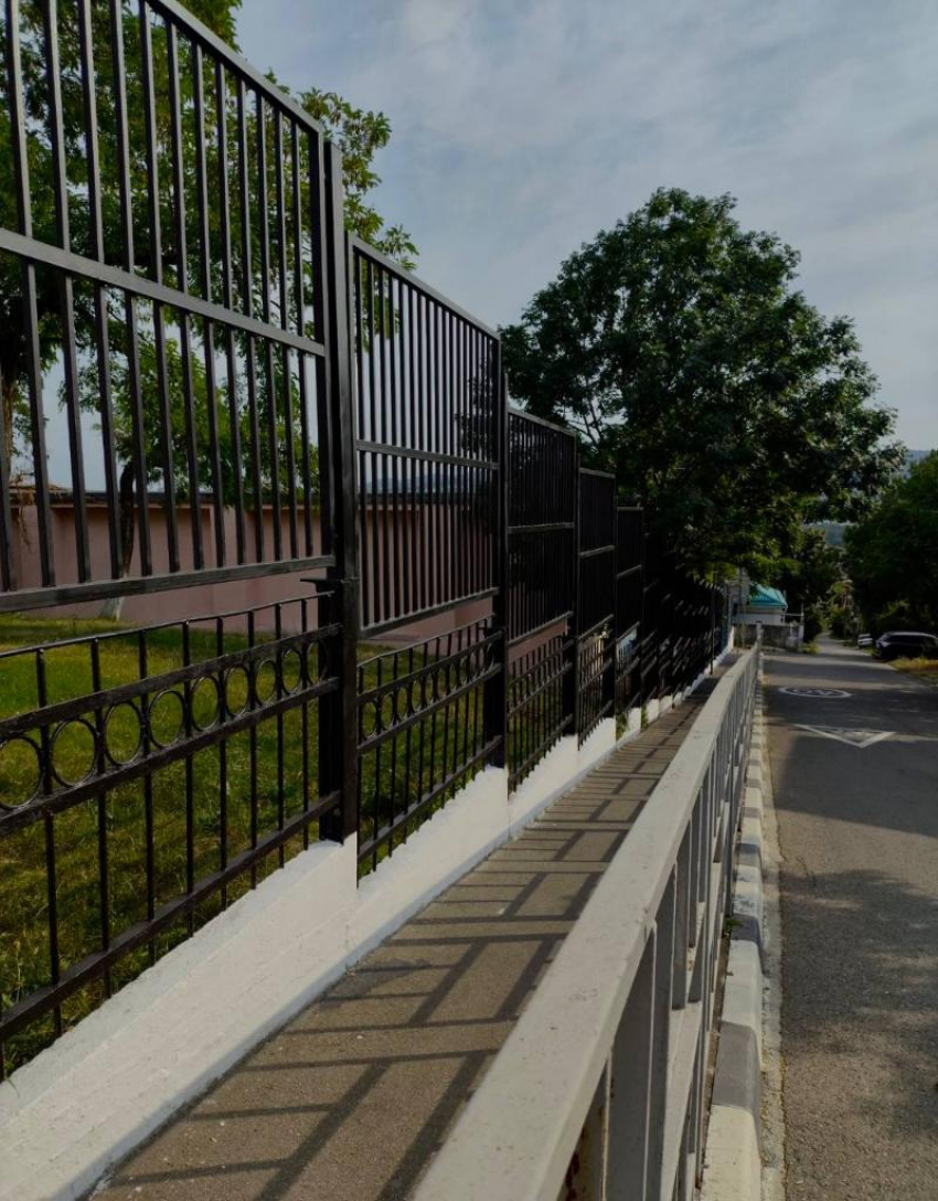 В образовательных учреждениях Новороссийска стало безопаснее на 30 миллионов рублей