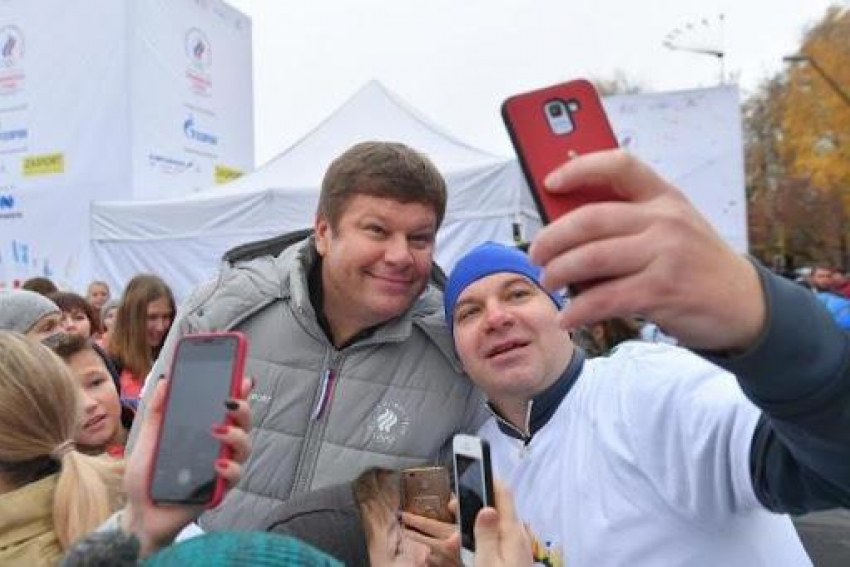 Прогуляться по набережной с известным телеведущим: в Новороссийске пройдет «Всероссийский день ходьбы"