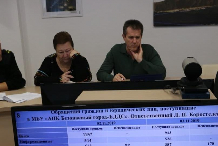 Власти Новороссийска пытаются убедить горожан, что в домах тепло