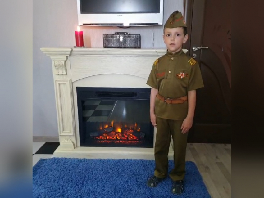 Поздравляем с Днем Победы: юный новороссиец читает стихотворение о войне