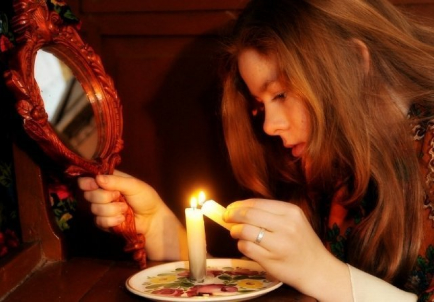 Зеркала, вода и свечи - впереди ночь колдовства
