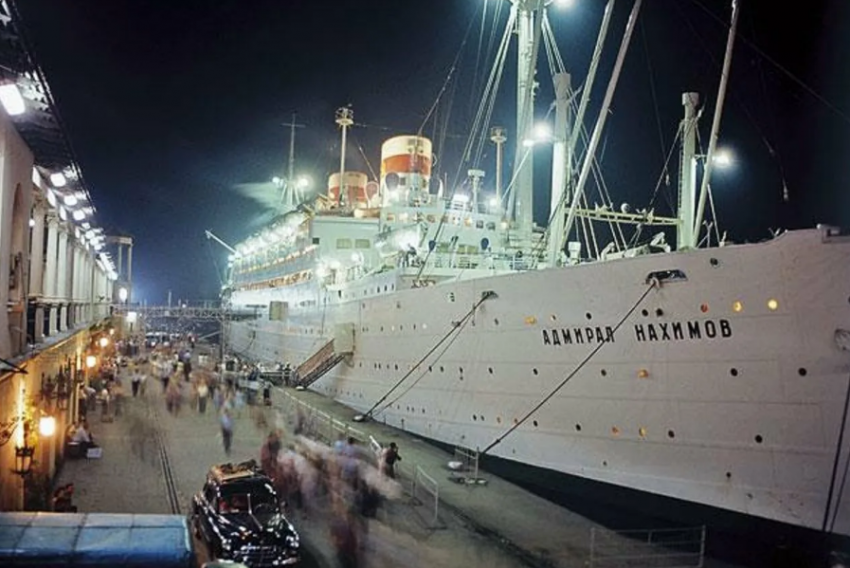 Трагедия советского «Титаника»: 36 лет лет назад под Новороссийском затонул «Адмирал Нахимов»  