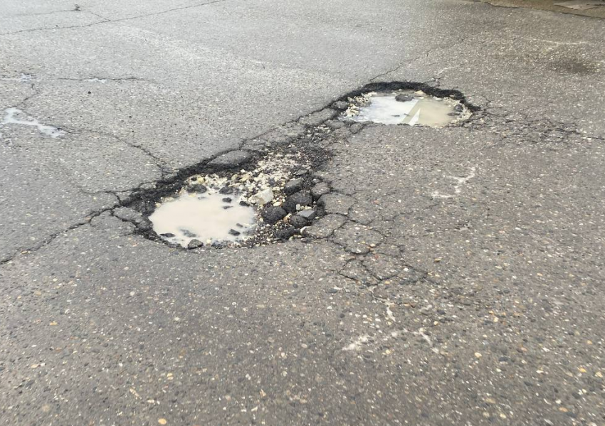 Ямы в Новороссийске: власти всё «видят и знают"