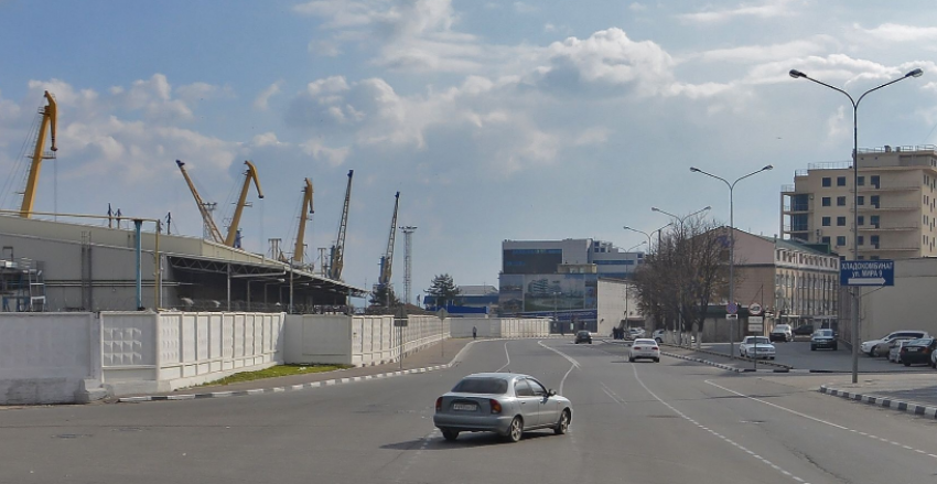 Светофор на опасном участке дороги Новороссийска появится в июне 