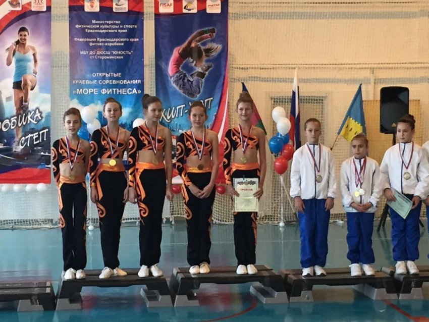 Спортсмены из Новороссийска продемонстрировали своё мастерство на краевых соревнованиях по фитнес-аэробике