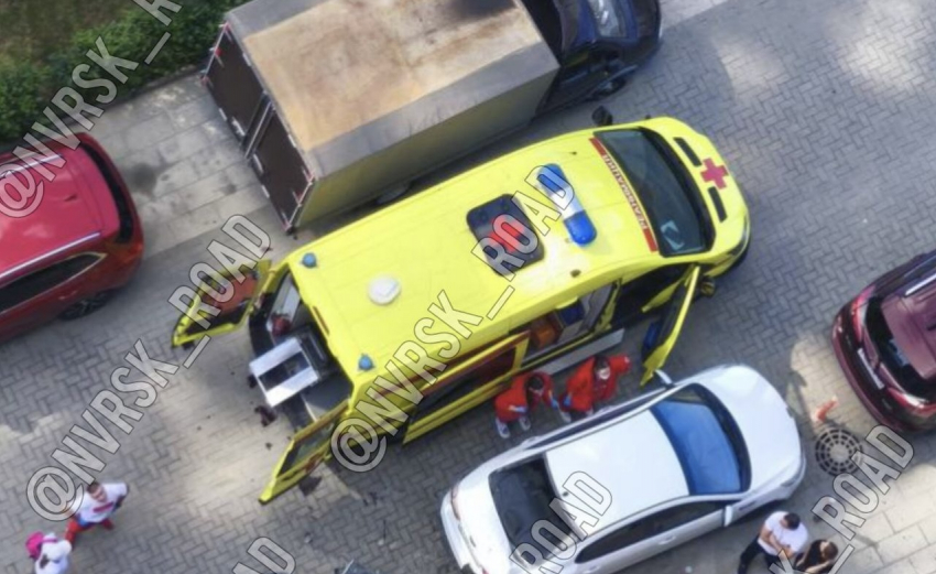 В Новороссийске мужчина выпал из окна многоэтажки 