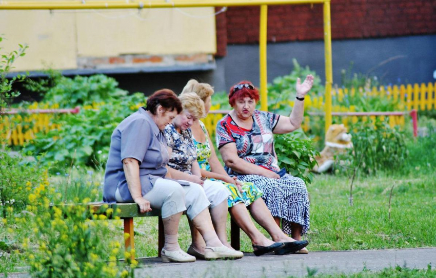 Новороссийцев хотят обязать платить за лавочки и детские площадки  в собственных дворах