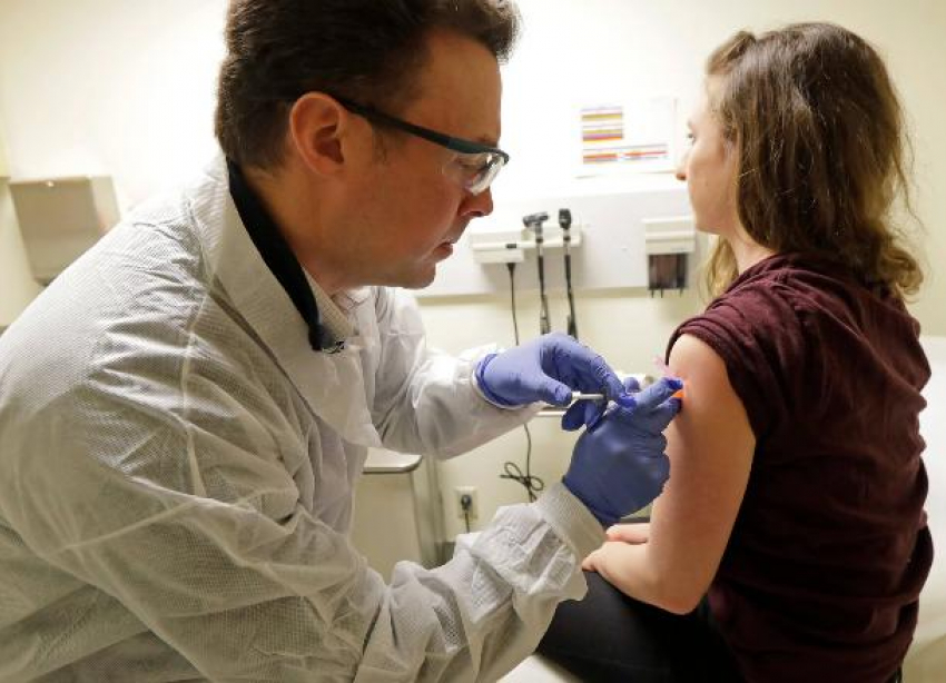 Названо время начала массовой вакцинации новоросиицев от коронавируса