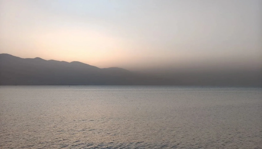 Новороссийцы продолжают задыхаться от запаха нефтепродуктов