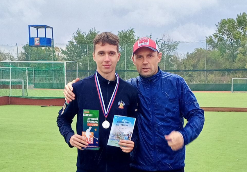 Юный житель Новороссийска стал лучшим вратарём Первенства России по хоккею на траве 