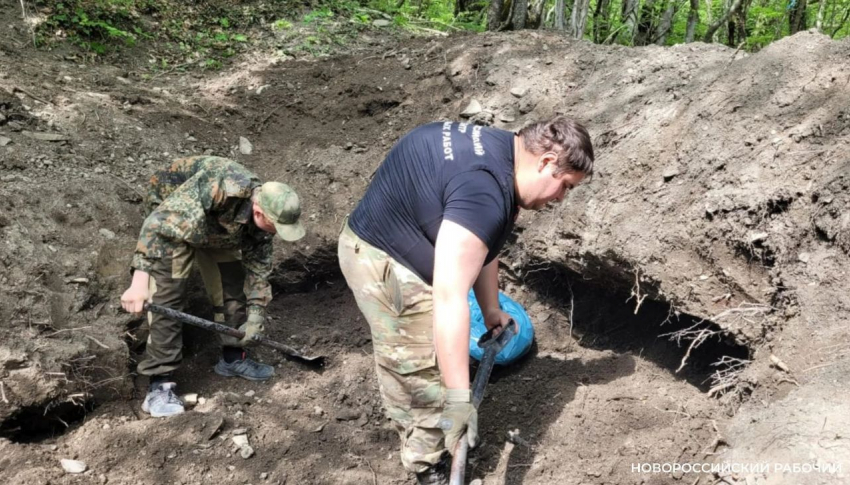 В Новороссийске раскопали 90 тел: 3 из них - детские 