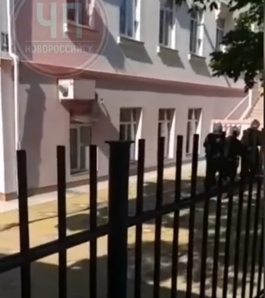 В Новороссийске из коррекционной школы эвакуировали 109 человек