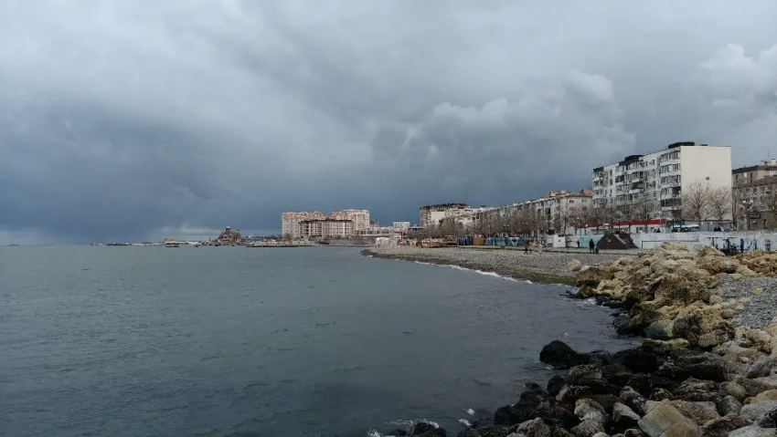 Погода в Новороссийске: пасмурный и дождливый понедельник 