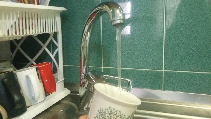 Новороссийцам дали горячую воду через 3 месяца после заселения