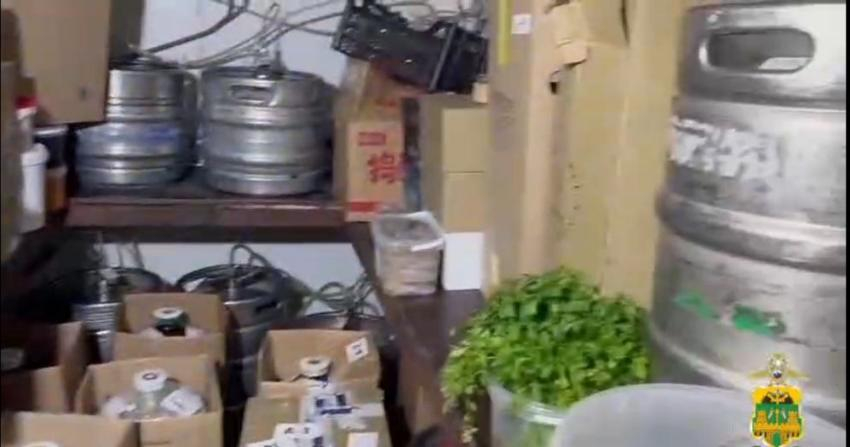 В Новороссийске мужчина незаконно продавал алкоголь во дворе многоэтажки