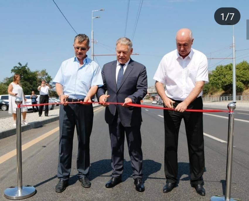 И пусть весь мир подождёт: власти Новороссийска перекрыли дорогу ради торжественного открытия развязки 