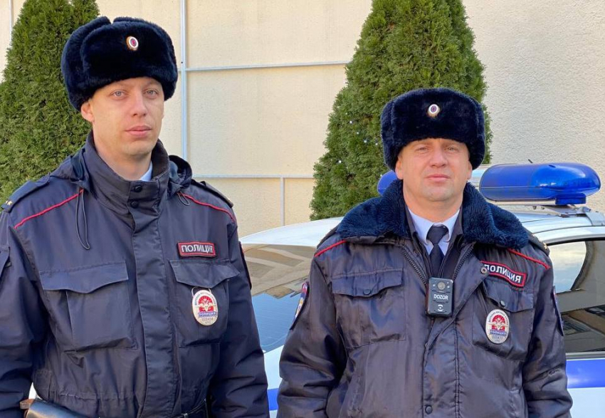 Знать своих героев в лицо: в тушении пожара первыми приняли участие сотрудники УМВД по Новороссийску 