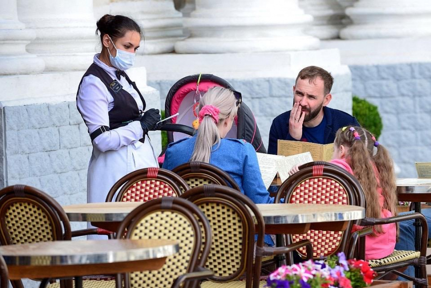 Дождались: в Новороссийске открылись летние веранды кафе и ресторанов