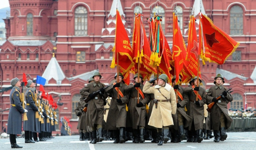 День Октябрьской революции в СССР – Мировая Пролетарская или Великая Социалистическая?