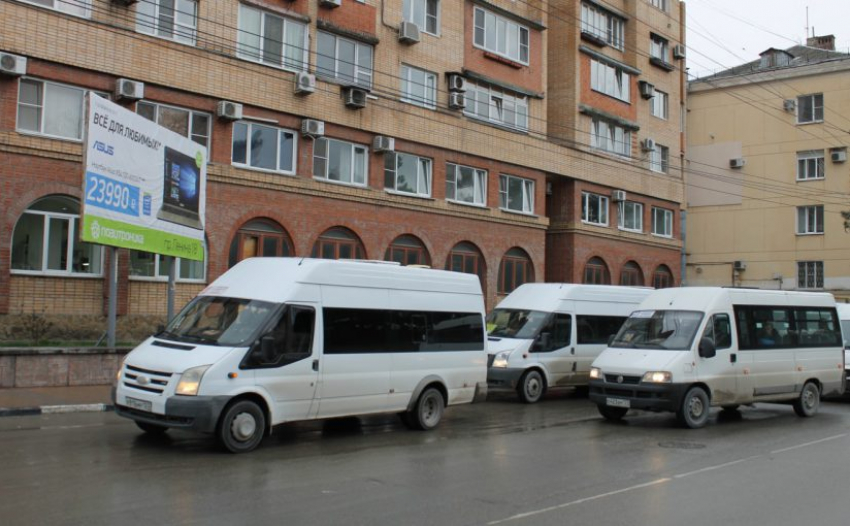 В одной из маршруток Новороссийска утерян розовый рюкзак