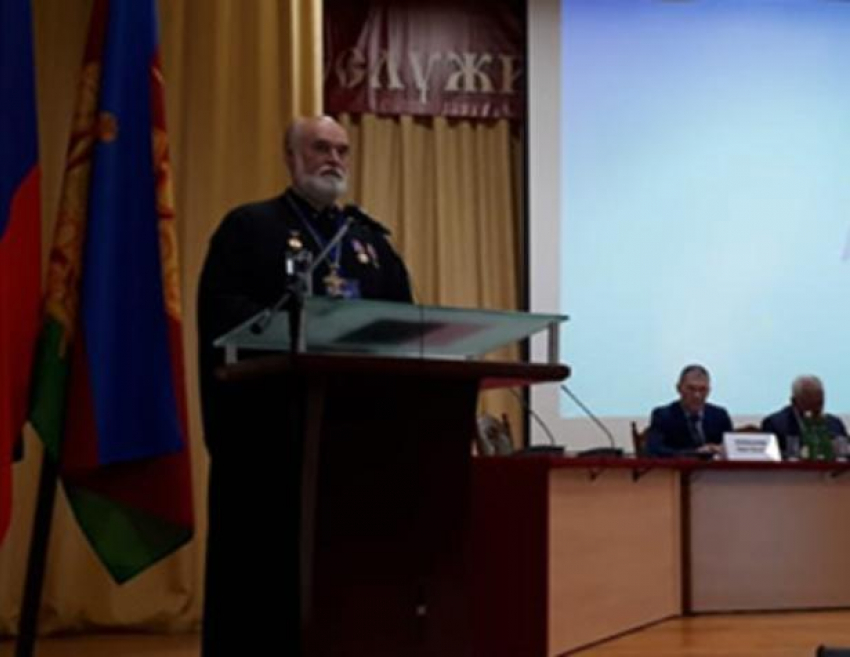 Священник молился против спектакля «Тангейзер» и получил медаль в Новороссийске