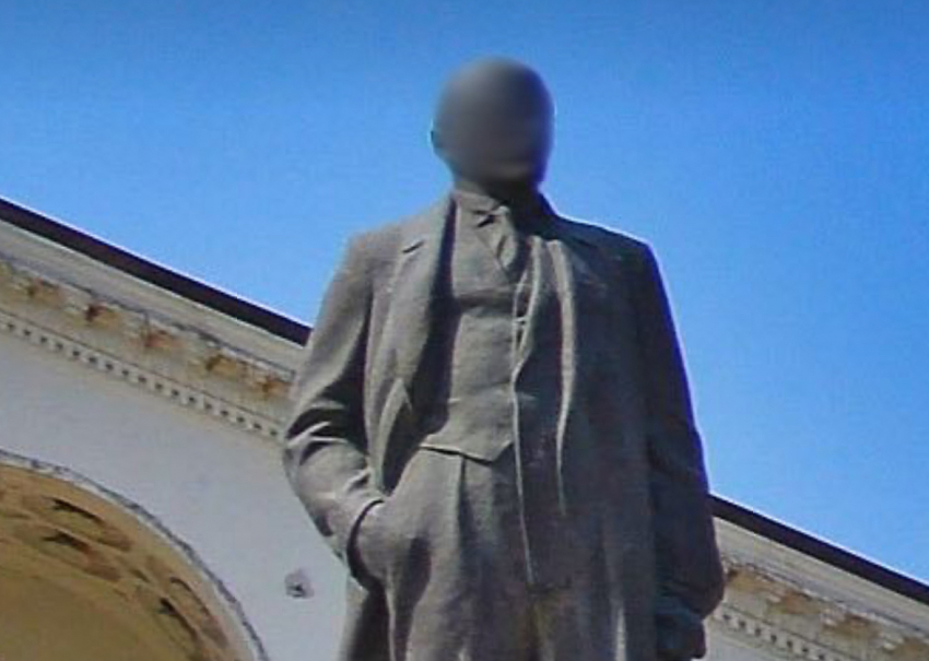 На нём лица нет: новороссиец пытается разгадать загадку памятника Ленину 