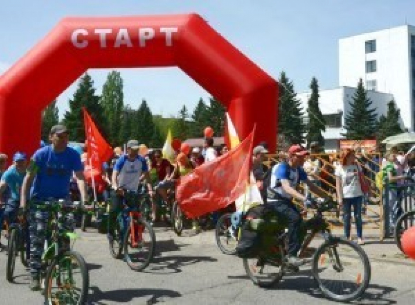 Велотуристы из Новороссийска добрались сегодня до Ставрополья