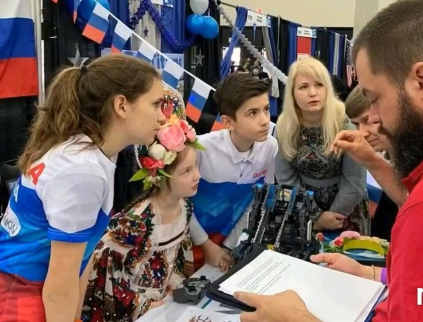 Школьники из Новороссийска показали роботов на всемирных соревнованиях в США