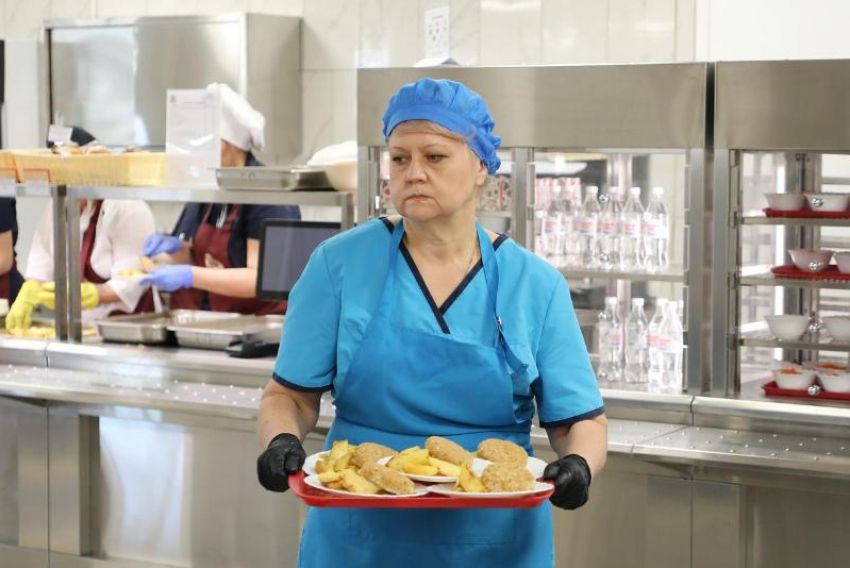 132 рубля тратят на школьный завтрак для одного ребенка младших классов в Новороссийске