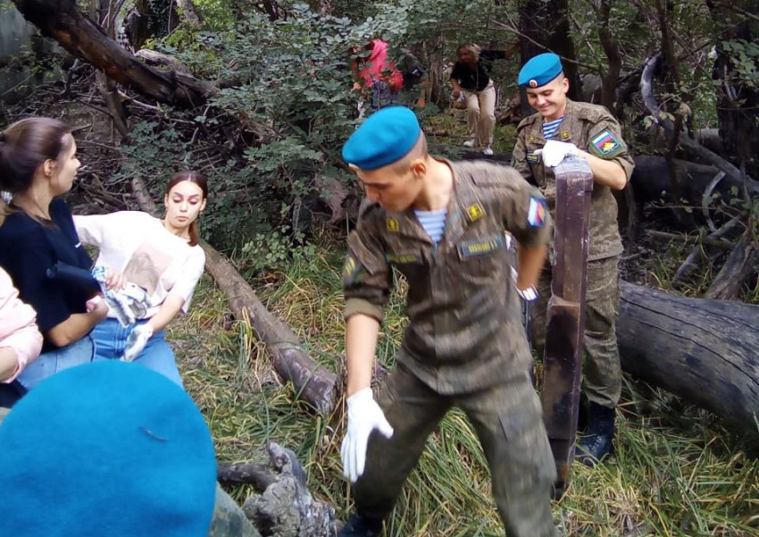 Новороссийские военные, студенты и гаражный кооператив 3 часа искали покрышки