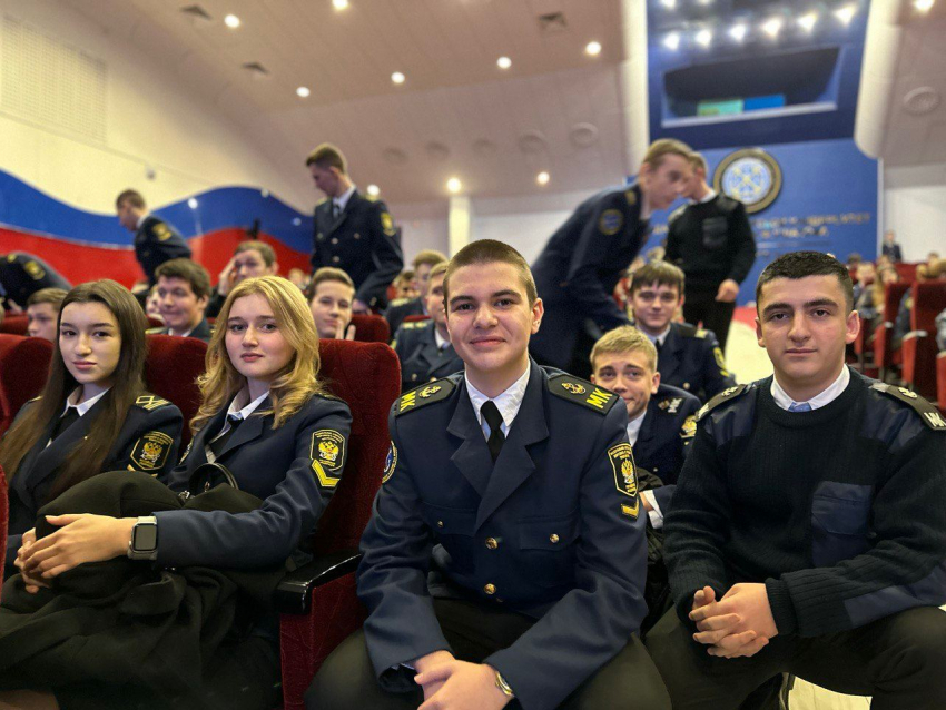 Ушаковка наградила 60 лучших курсантов в День студента