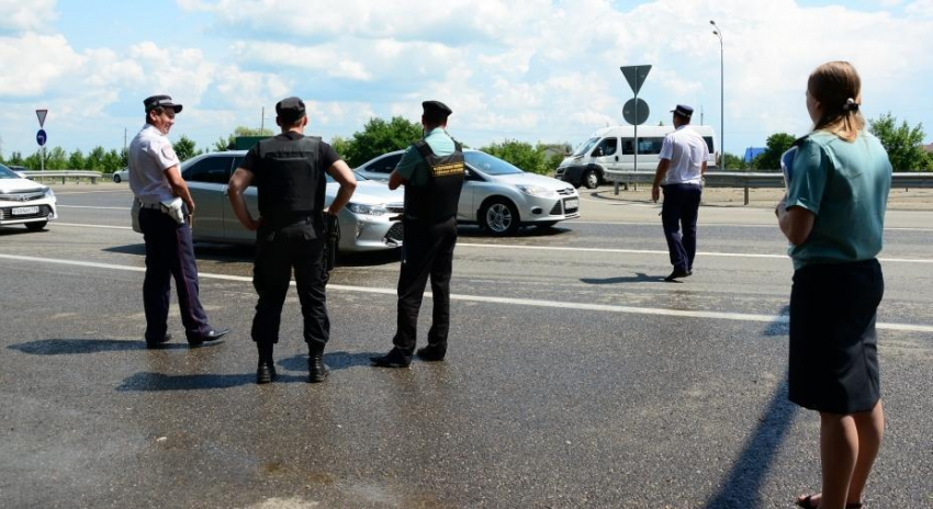 Как избежать облавы приставов на дорогах,  в соцсетях советуют специалисты 