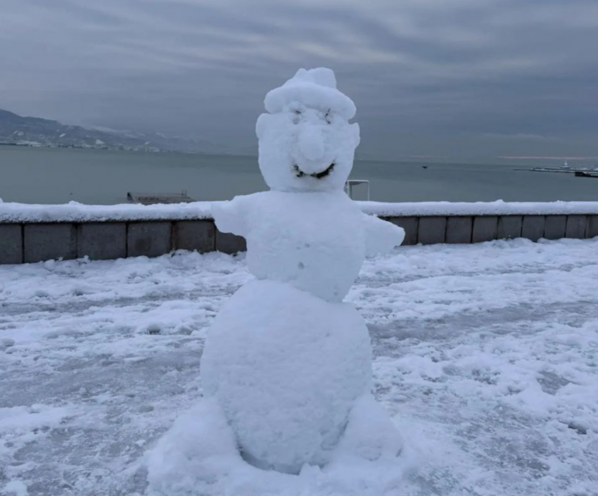 Снежная королева захватила Новороссийск: город накроет ледяной апокалипсис