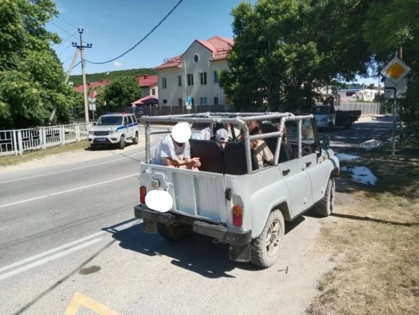 Дикий джипинг накрыли полицейские в Новороссийске